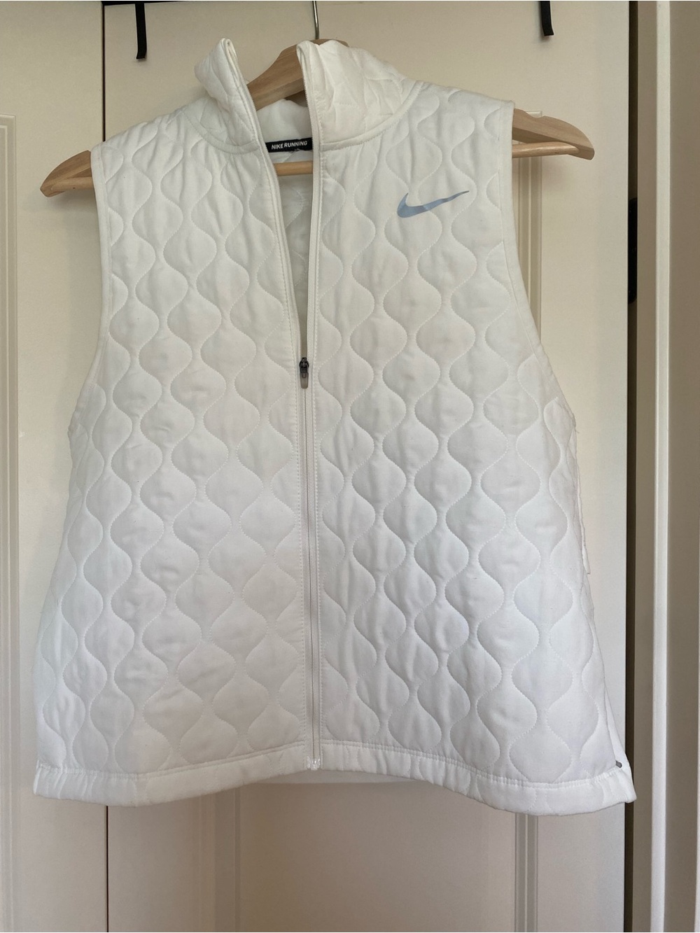 Nike White Quilted Sleeveless Jacket Vest